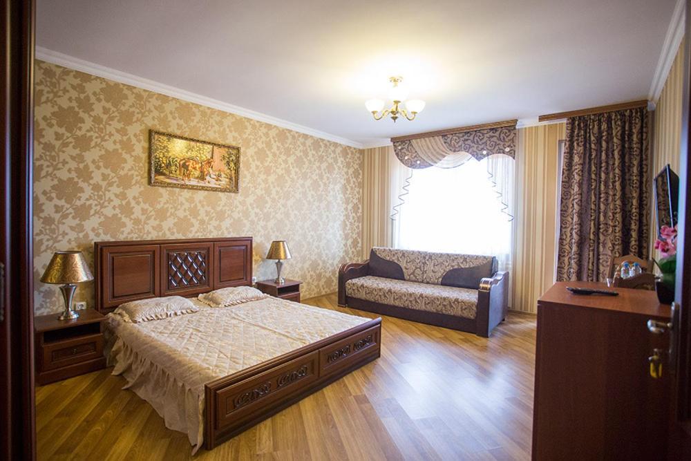 Goldenluxe Hotel Beregszász Kültér fotó