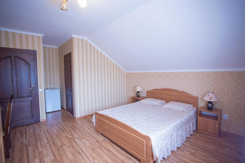 Goldenluxe Hotel Beregszász Kültér fotó