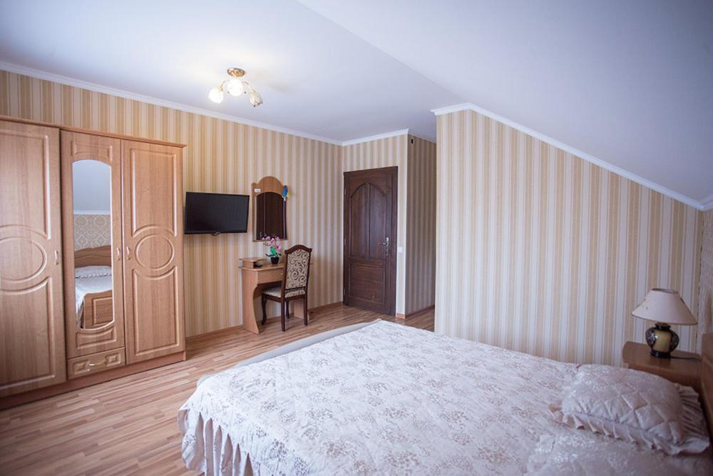 Goldenluxe Hotel Beregszász Kültér fotó