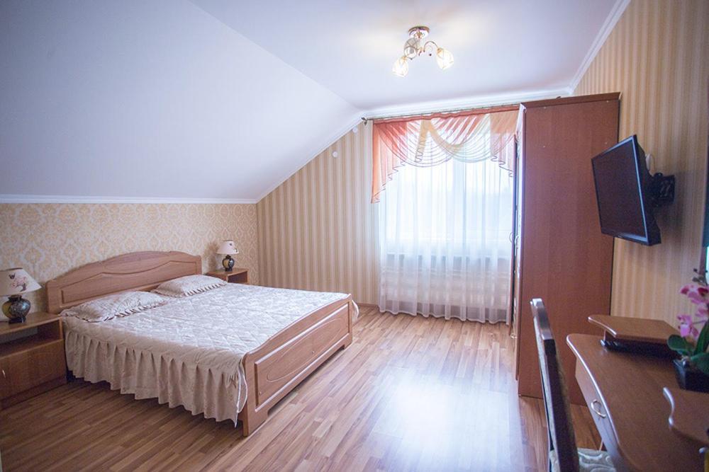 Goldenluxe Hotel Beregszász Kültér fotó