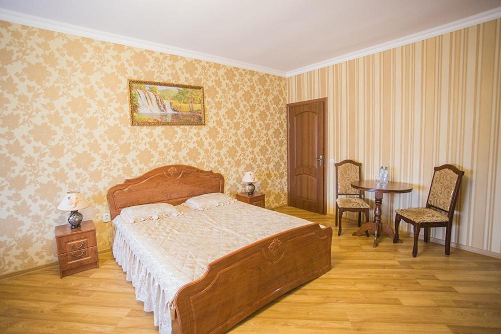 Goldenluxe Hotel Beregszász Kültér fotó