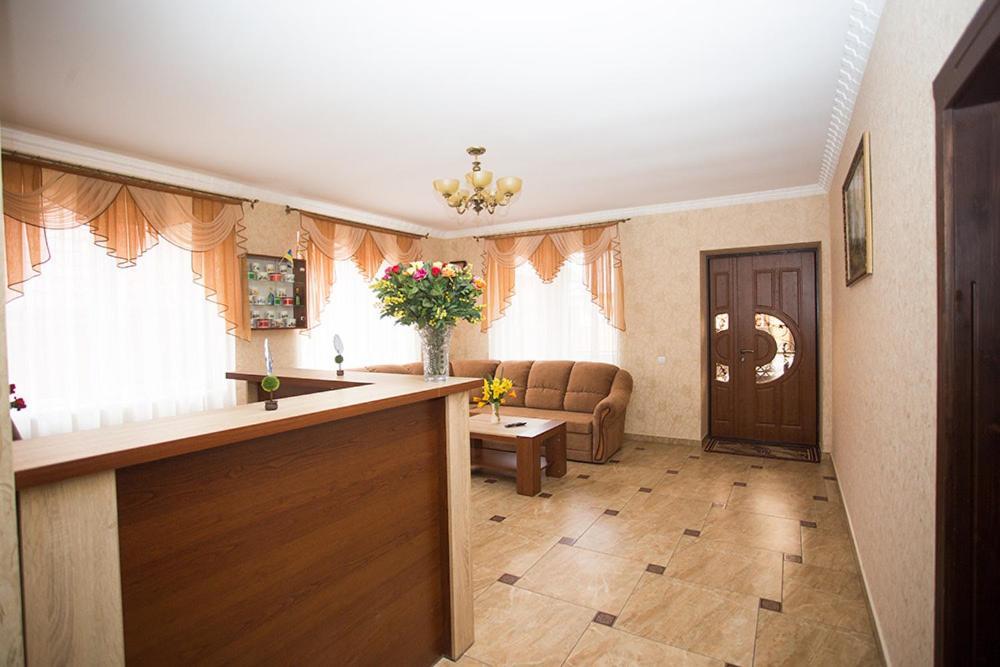 Goldenluxe Hotel Beregszász Kültér fotó