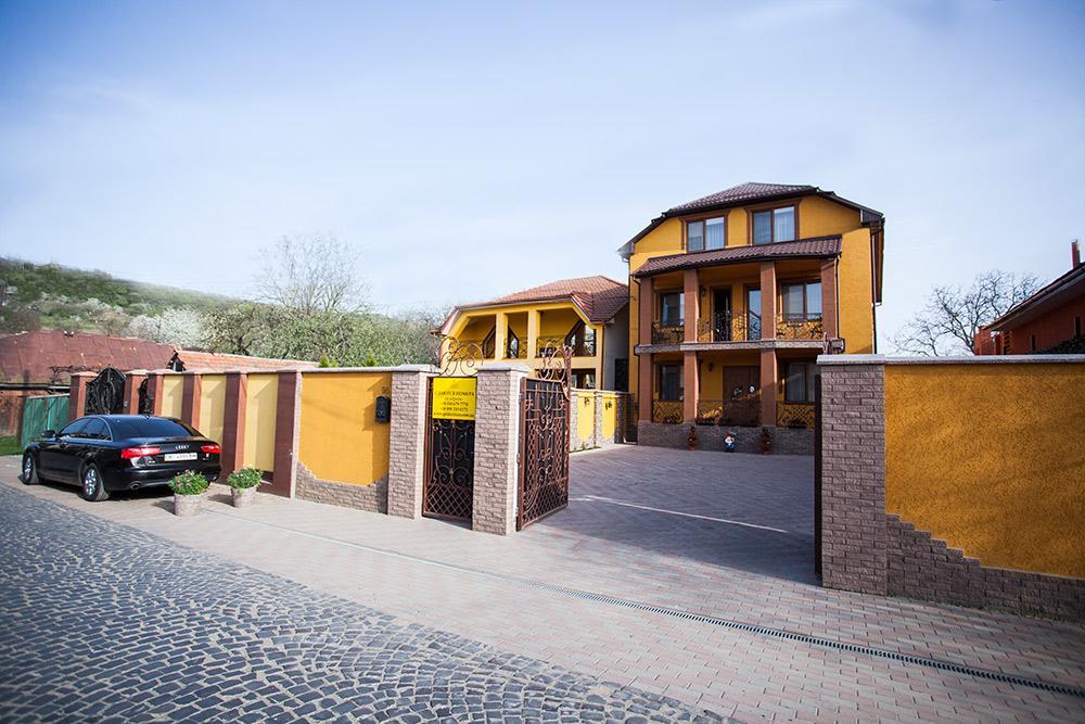 Goldenluxe Hotel Beregszász Kültér fotó